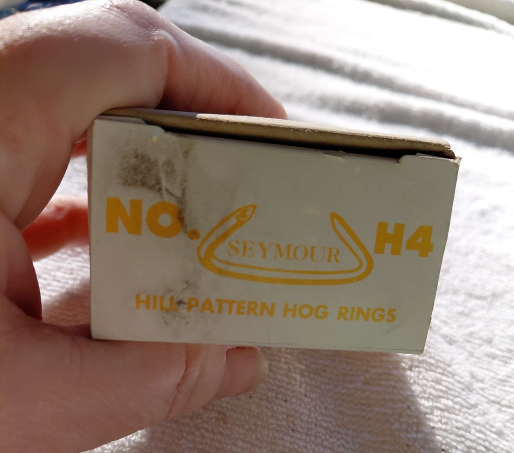 Seymour Hill H4 Pattern Pig Rings Original Box NOS