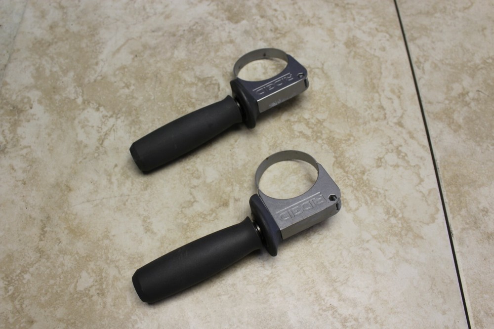 Ridgid 2.5" Pipe Wrench Pipe Holder *2 for 1*