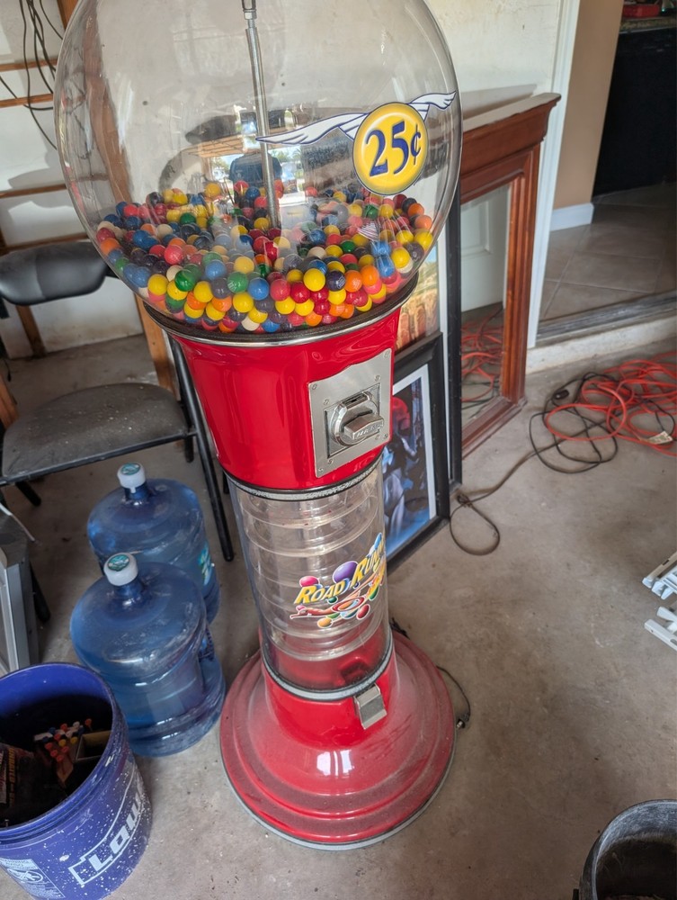 Roadrunner Vintage Spiral Gumball Machine