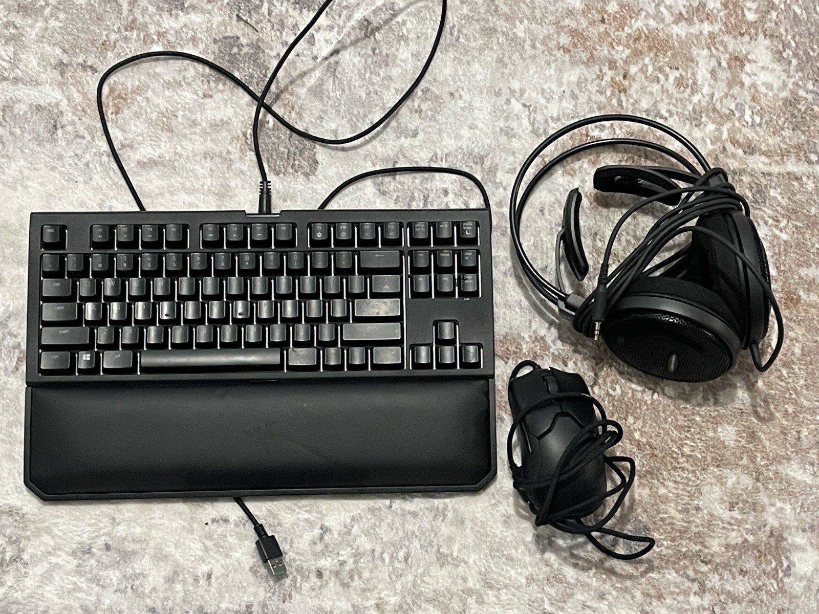 Razer V2 Chroma Keyboard, AudioTechnica ATH-AD500X, Razer Viper 5k Mouse 3 Pack