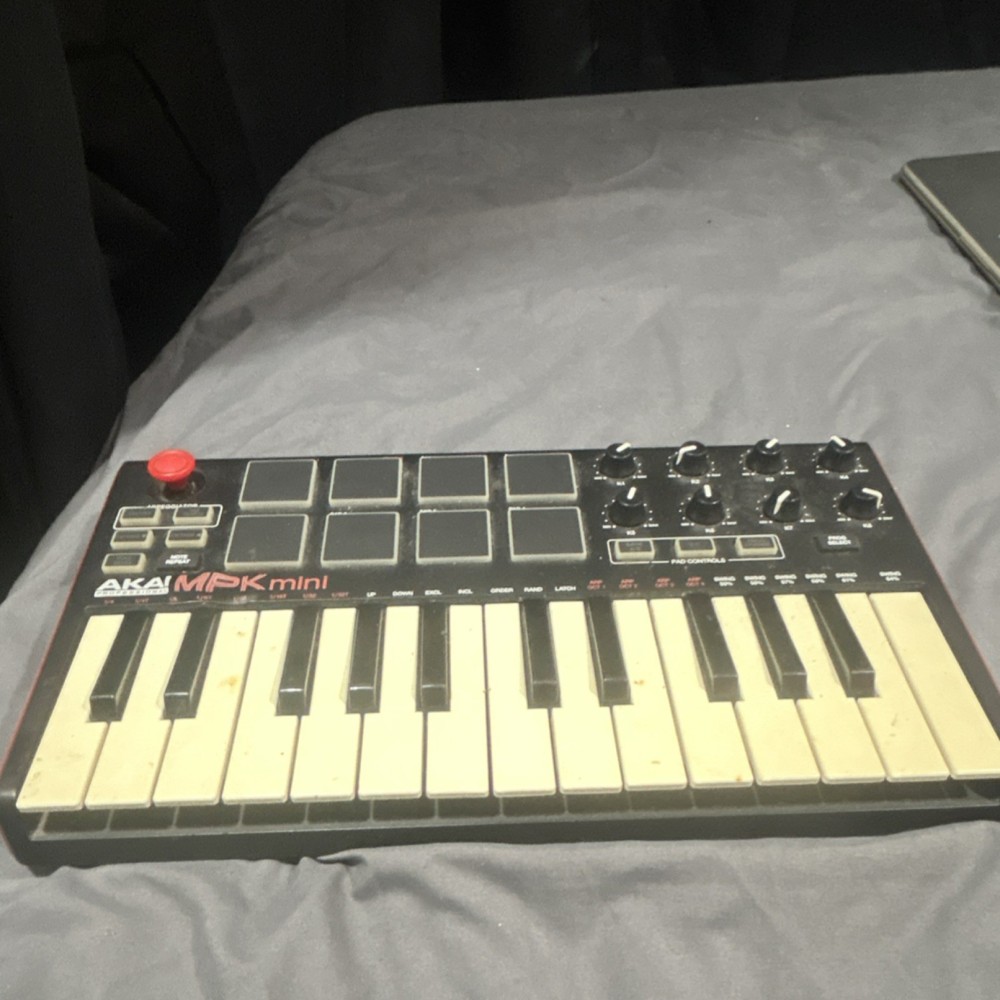 Akai MPK mini 25-Key USB MIDI Keyboard Controller Pad Triggers Knobs