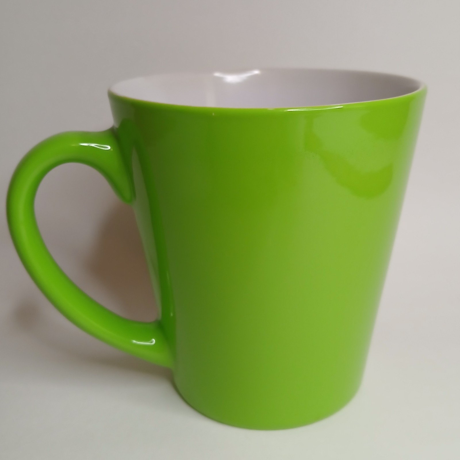 Cornwells Turkeyville USA Bright Green Ceramic Coffee Mug Marshall MI HTF Rare