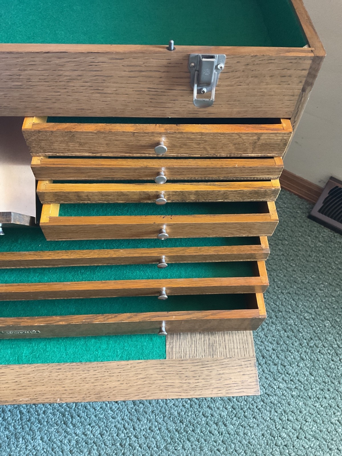 1979 GERSTNER & SONS MODEL 052 JOURNEYMAN MACHINISTS 11-DRAWER WOOD TOOL BOX