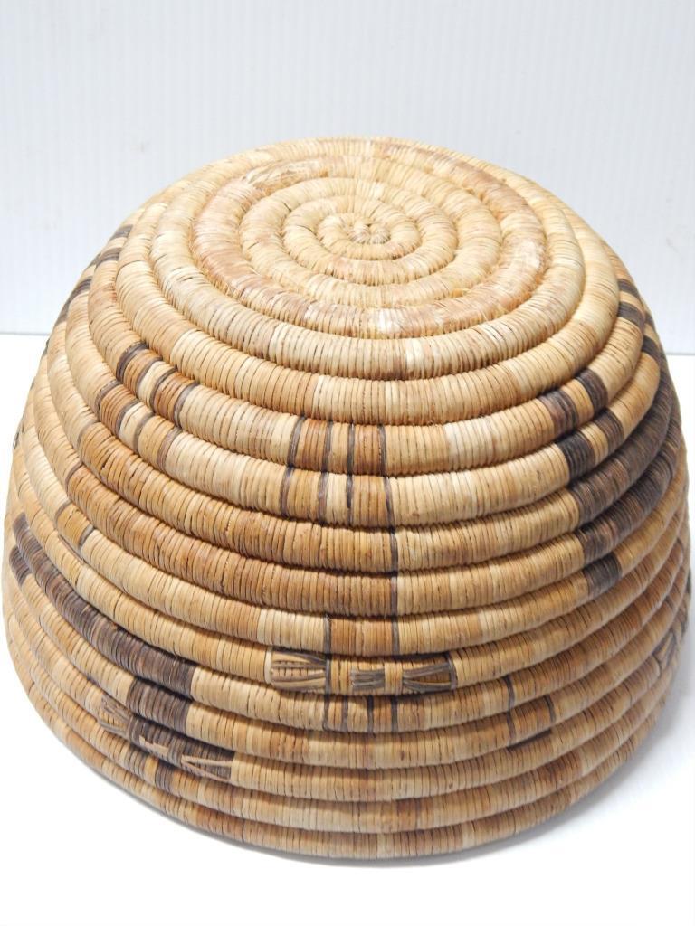 ANTIQUE VINTAGE HOPI PUEBLO DEER PICTORIAL INDIAN COILED BASKET POLYCHROME