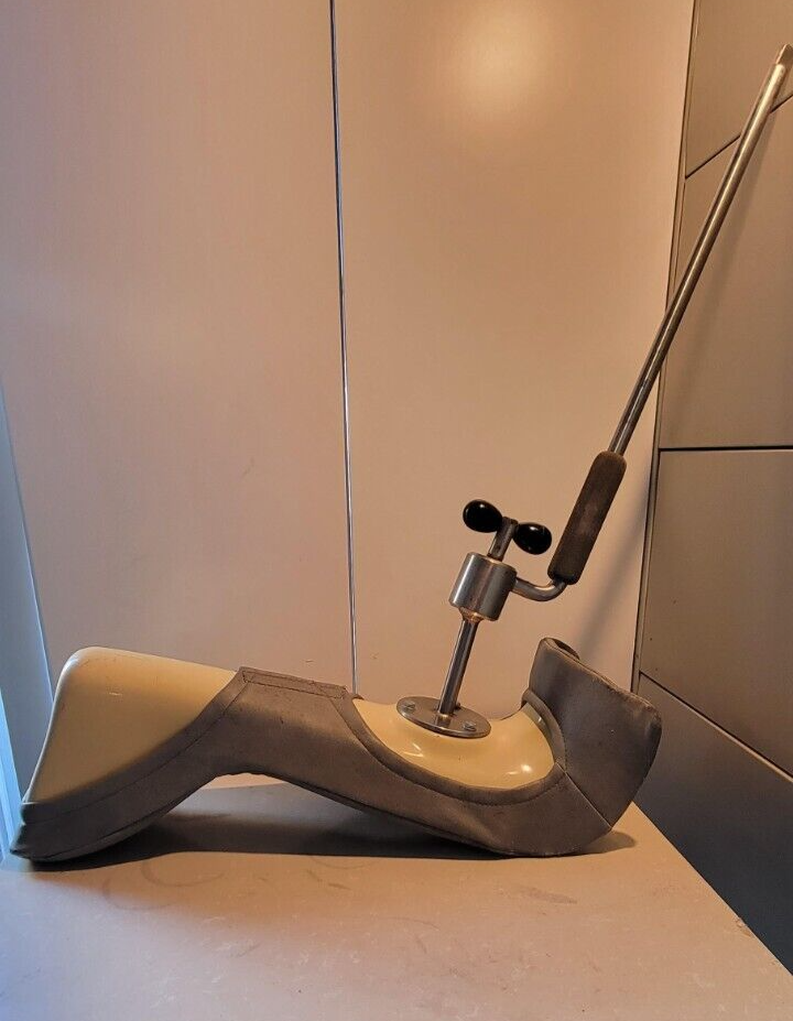 skytron stirrup with brackets, right & left padded