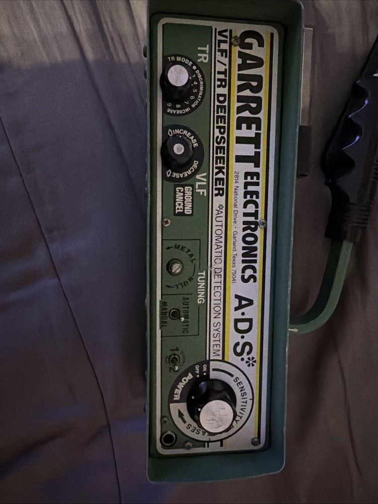 Garrett Deep Seeker Metal Detector