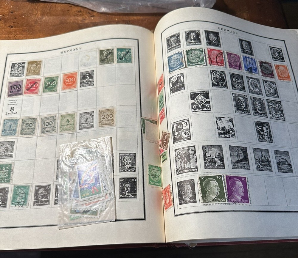 1946 Modern Postage Stamps Book From All Over The World With Stamps