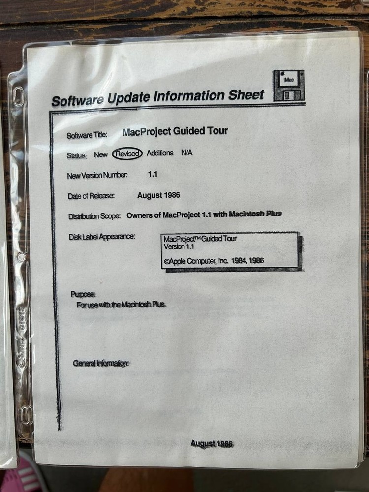 Original Apple internal Macintosh software update floppy disks & docs 1986