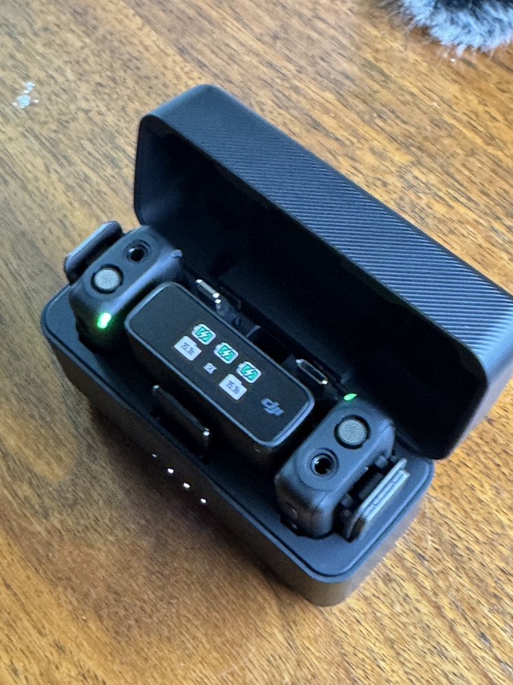 DJI Mic (2Tx, 1Rx + Charging Case) wireless lavalier microphone [OPEN BOX!]