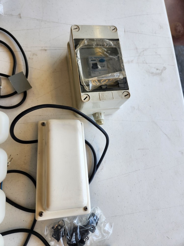 J Shower Control System, 2005, Discontinued