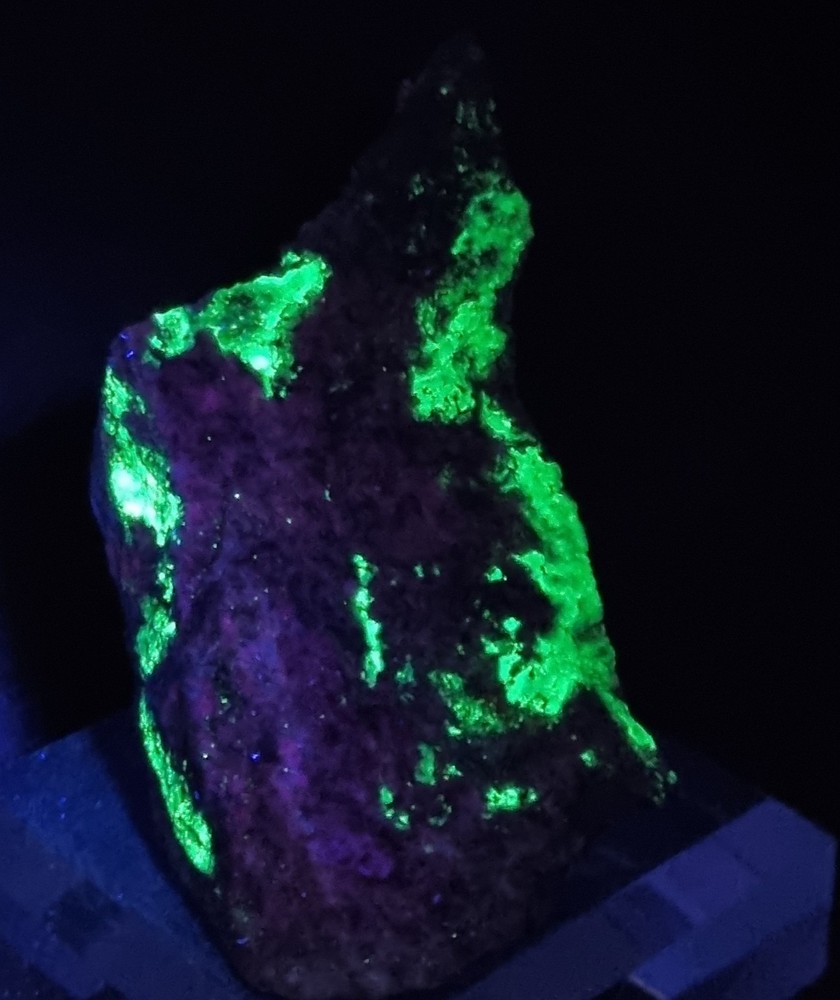 Hyalite Opal From Borlänge Sweden.