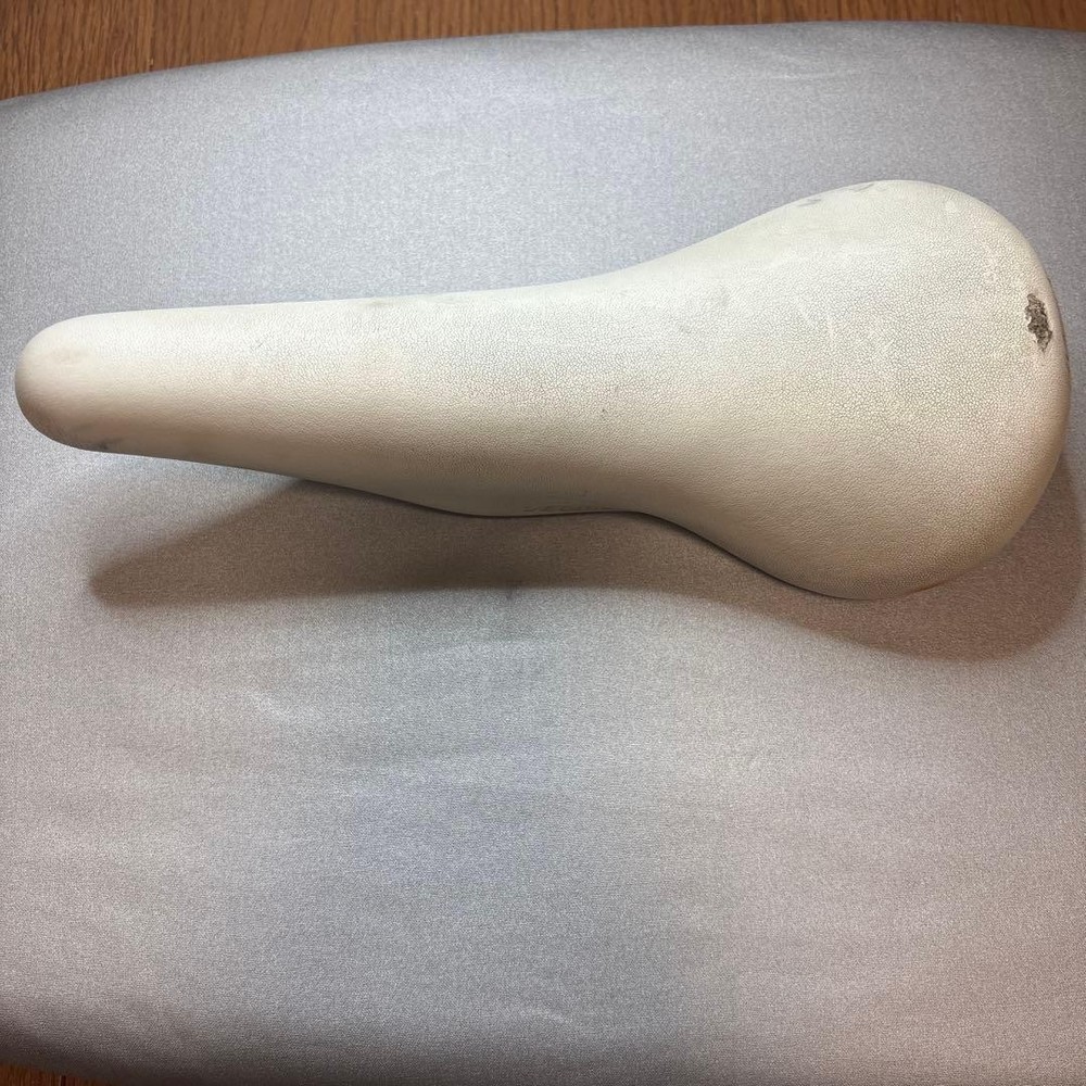 NJS FIVE GOLD KASHIMA White Saddle #26041902
