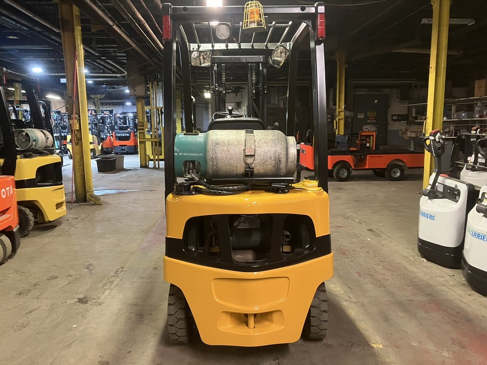 2019 Yale 3000 LB Solid Pnuematic Forklift With Side Shift and Triple Mast