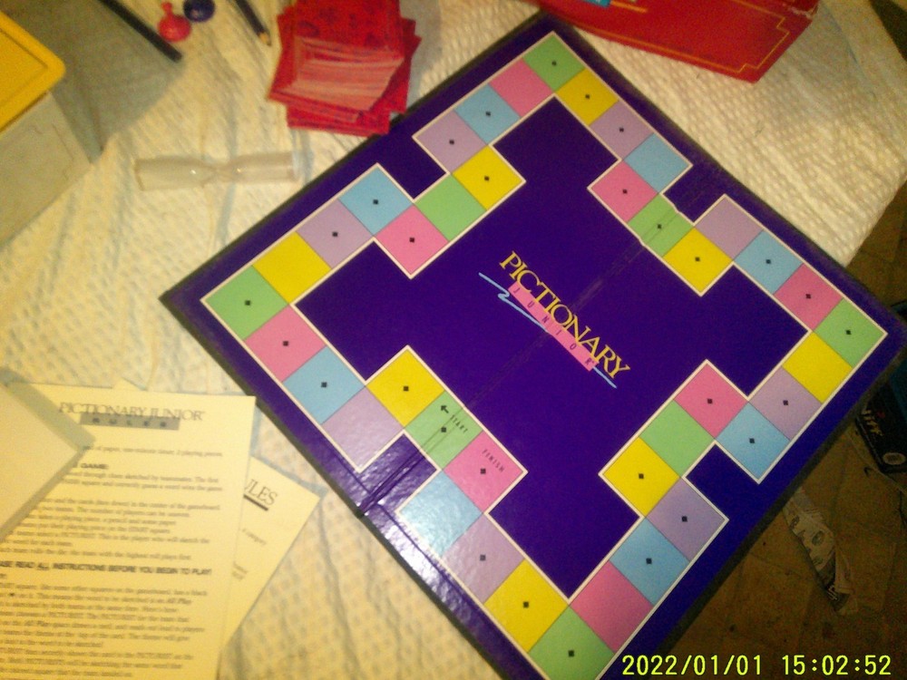 3 USED OLD BOARD GAMES 2 SAME PICTIONARY 1 PICTIONARY JUNIOR