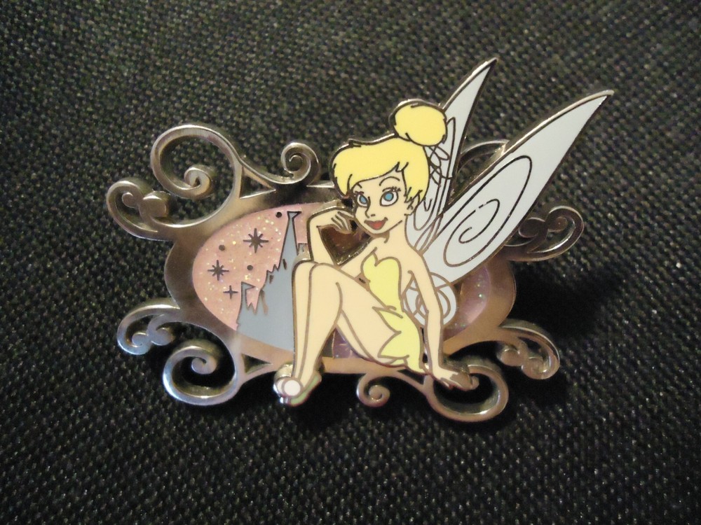 DISNEY TINKER BELL SITTING IN FRAME PIN