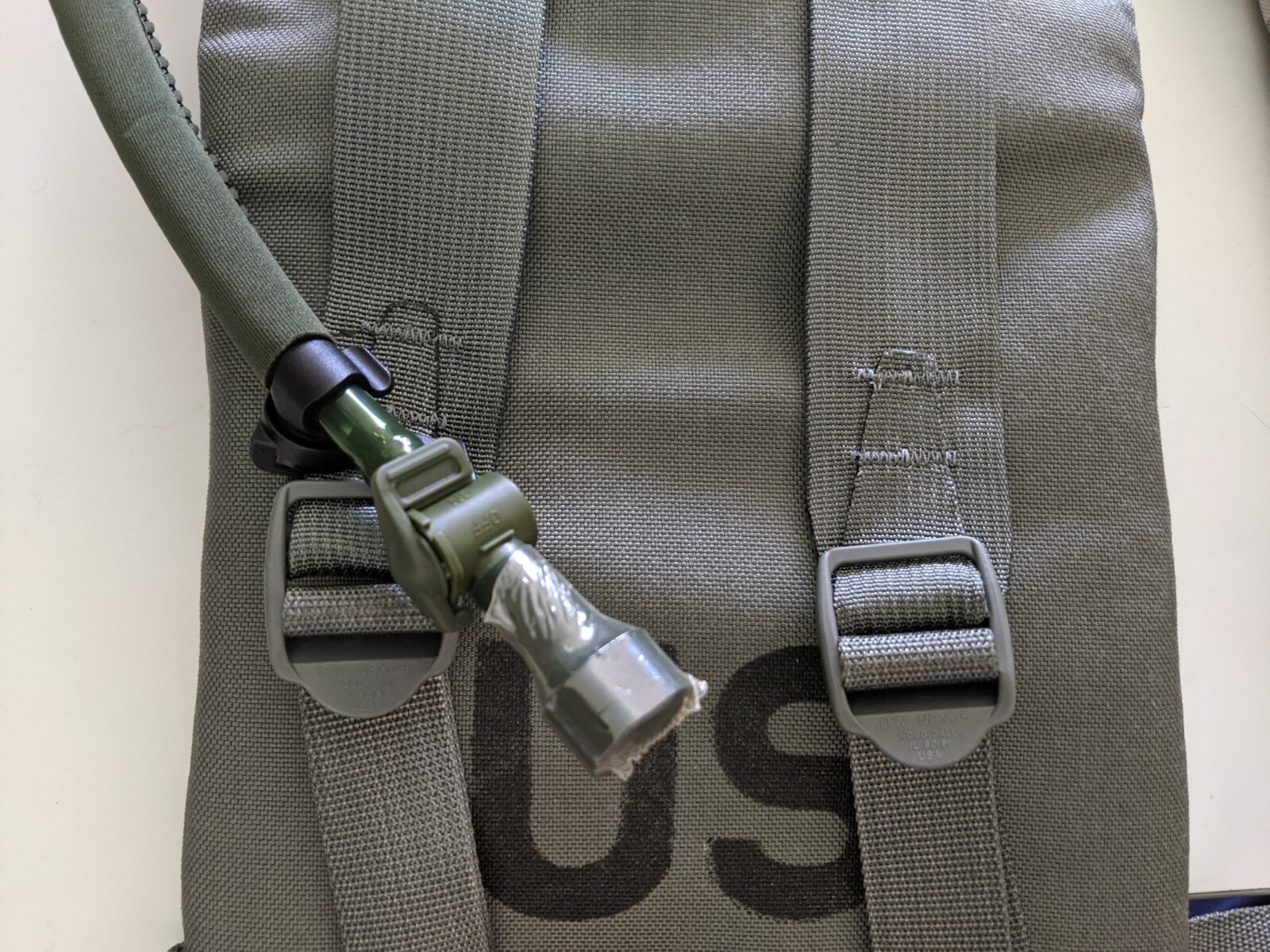 Replacement Hydration Pack Quick Connect Drinking Tube Hose Valve Magnetic Clip