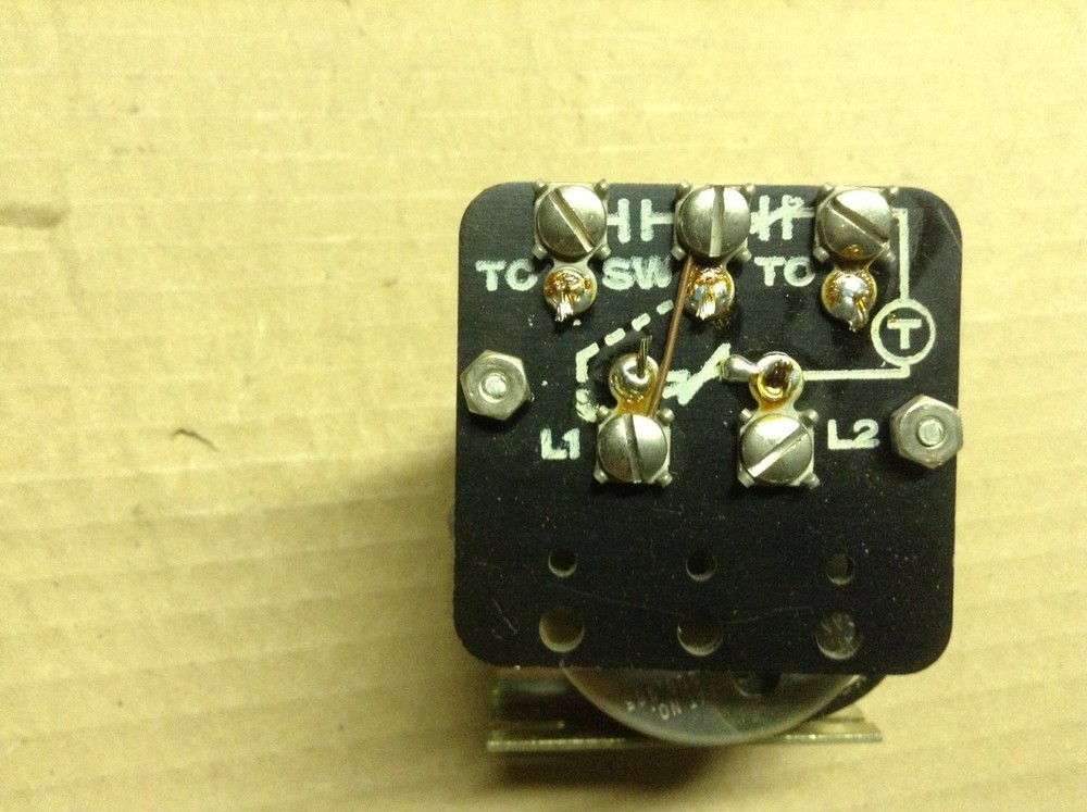 AMF Paragon 536-041-0 On Delay 1 Hour Automatic Reset Timer M4