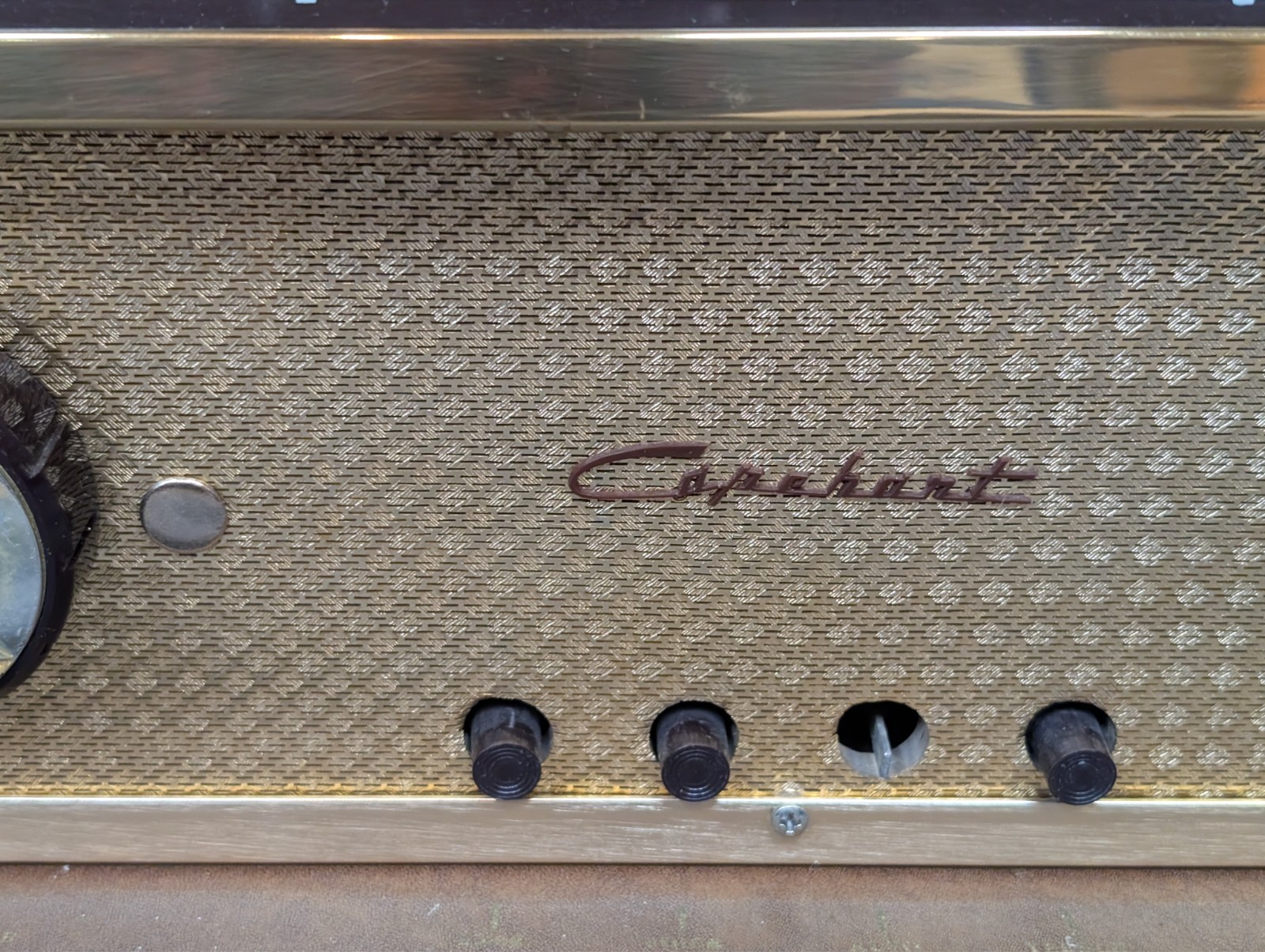 Capehart International 88P66BNL PORTABLE MULTIBAND TUBE RADIO - For Parts