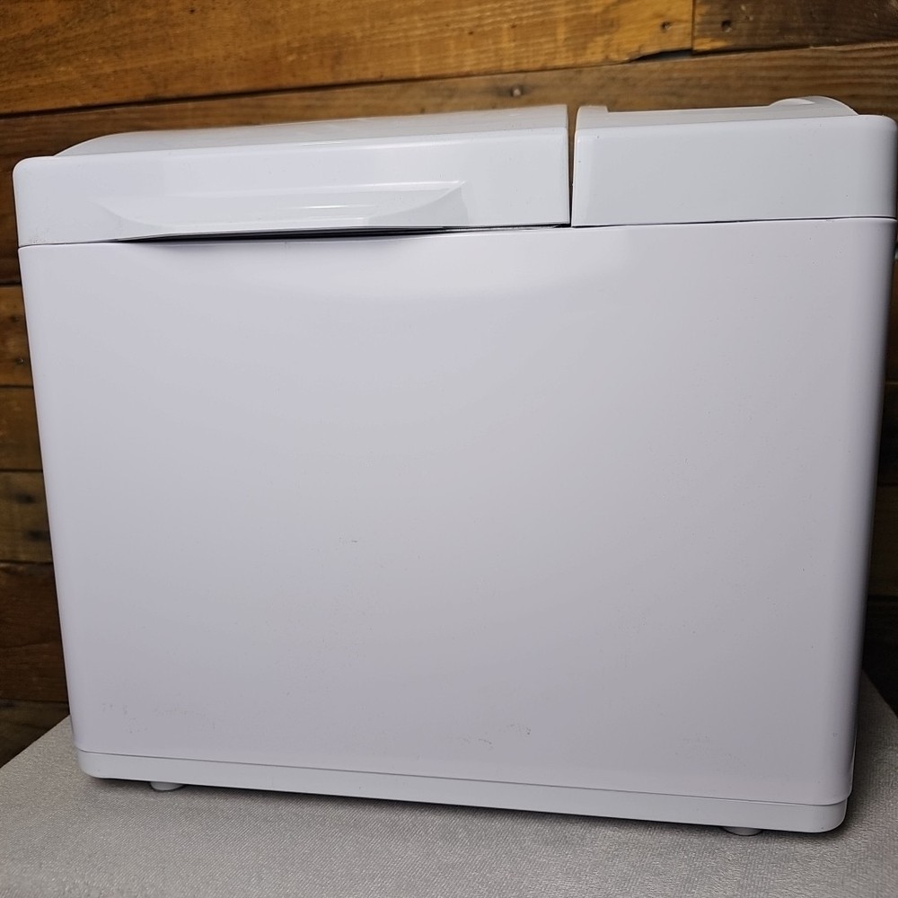 West Bend Perfect Timing Automatic Bread & Dough Maker #40126 (Open Box)