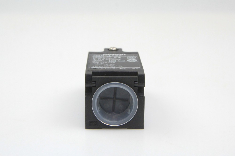 Omron D4N-1132 Limit Switch D4N1132
