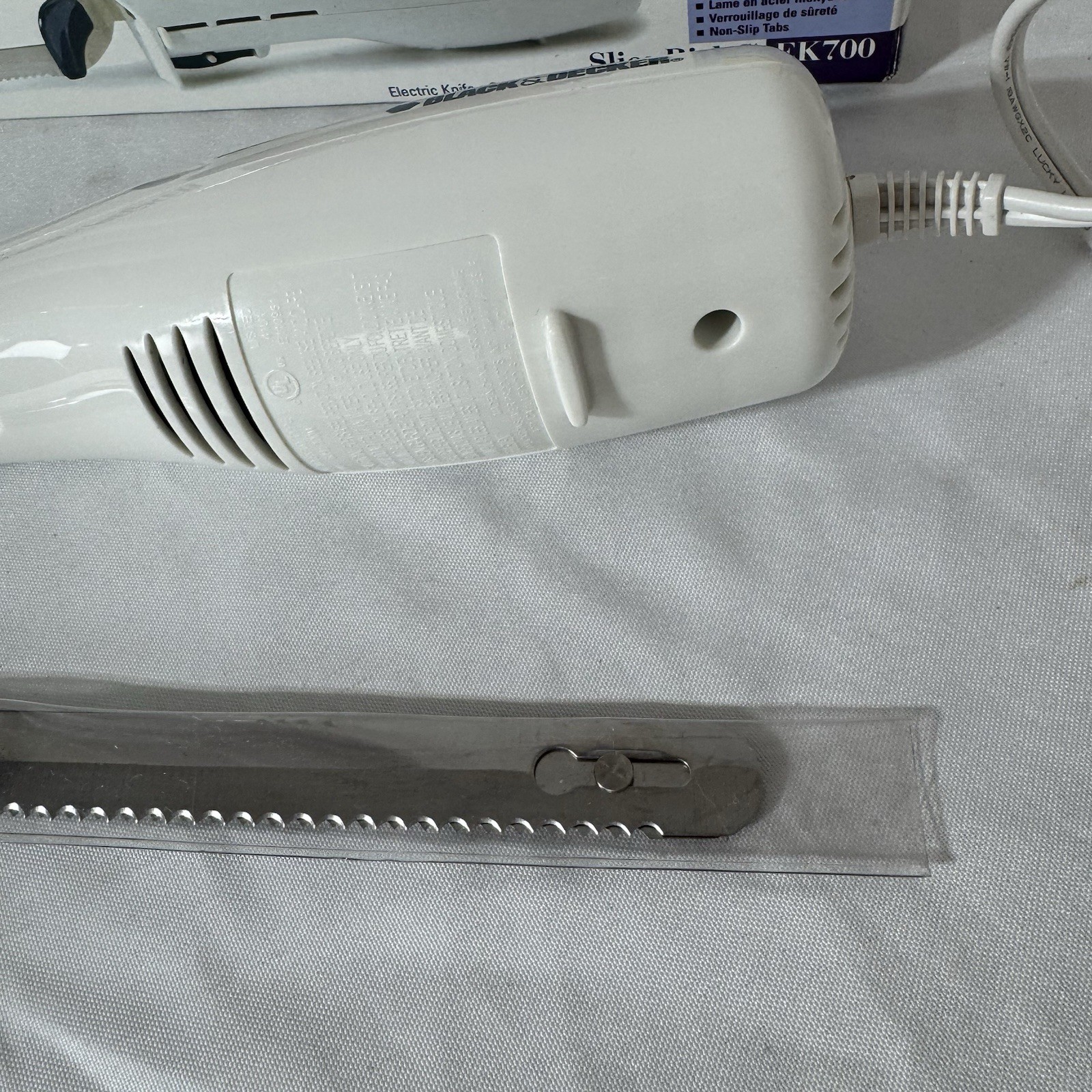 Black & Decker Electric Knife Slice Right EK700 Non Slip Grip Corded Open Box