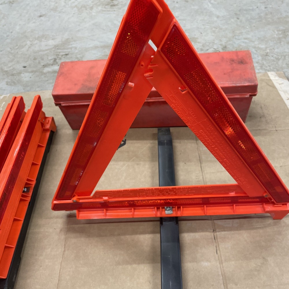 Hella Emergency Triangle use Safety