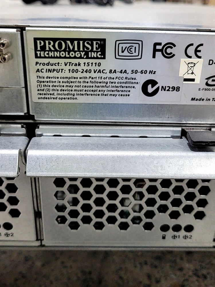 PROMISE TECHNOLOGY Vtrak 15110 SCSI-SATA RAID Storage System SEE NOTES
