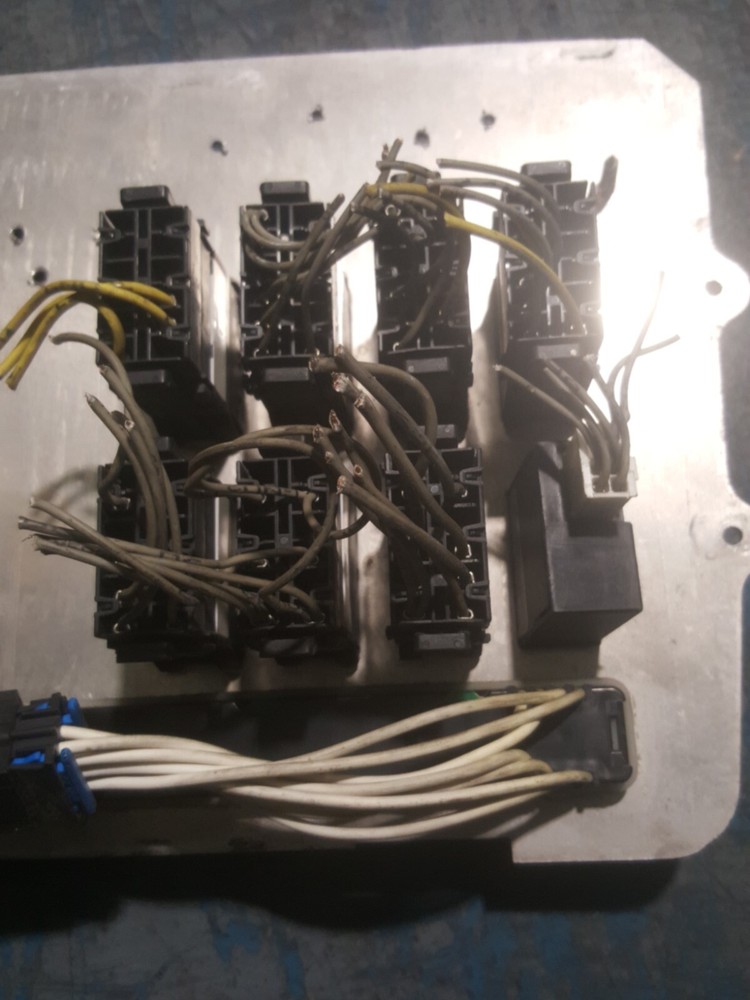FREIGHTLINER DASHBOARD PANEL CLUSTER A06-40924-000 / N48735