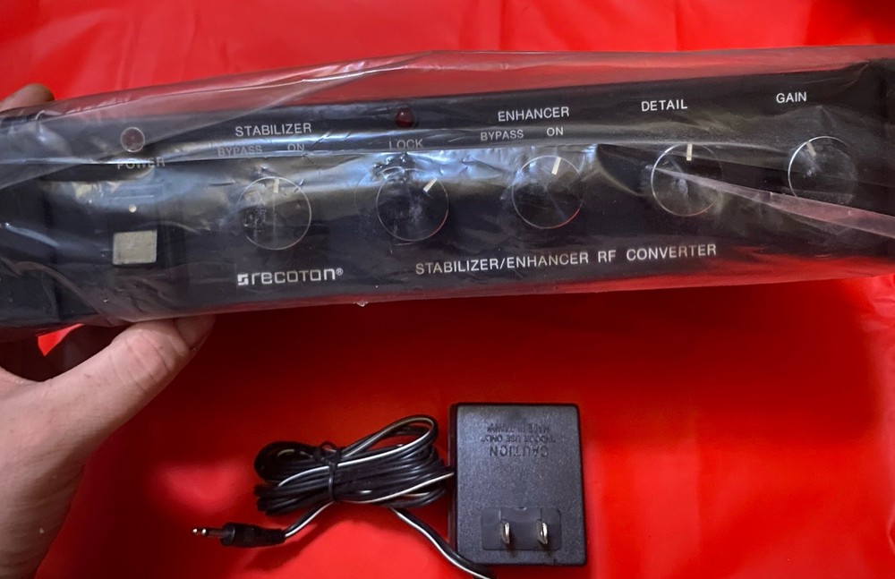 Recoton V604 Stabilizer/Enhancer RF Converter, 2 Inputs, 4 Outputs(SEALED)