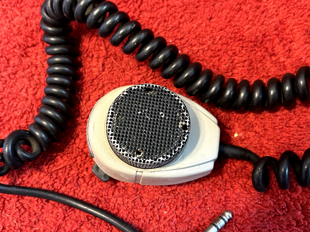 NARCO M700B DYNAMIC HANDHELD MICROPHONE