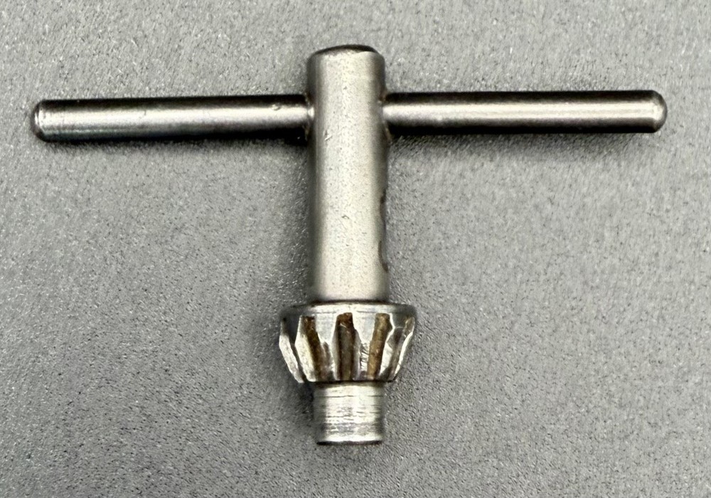 5 Jacobs chucks keys.