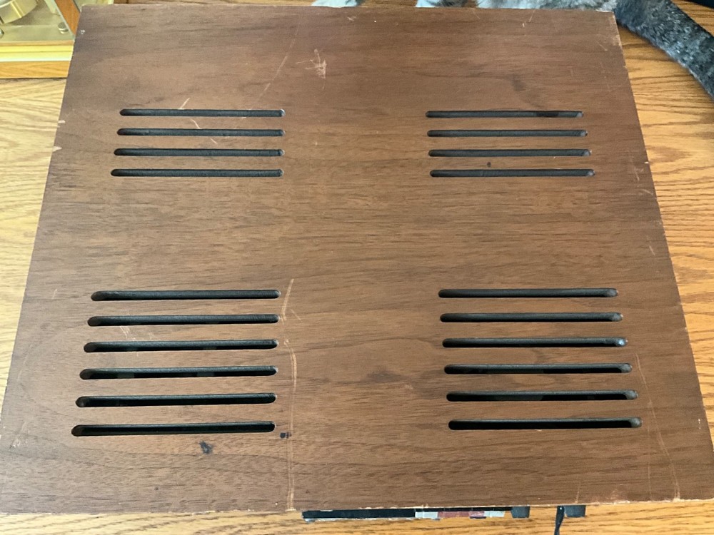 SANSUI 4 CHANNEL REAR AMPLIFIER 230 WATTS MODEL QS-500 FUNCTIONAL NEEDS 3 KNOBS