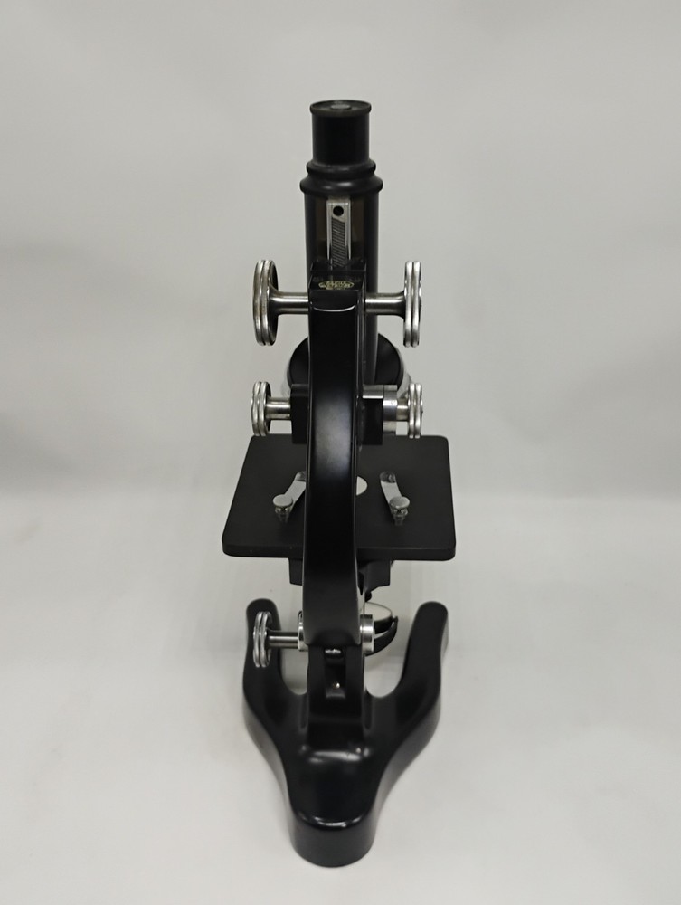 Vintage Antique Eernst Leitz Wetzlar Microscope With Worn Aged Case Untested