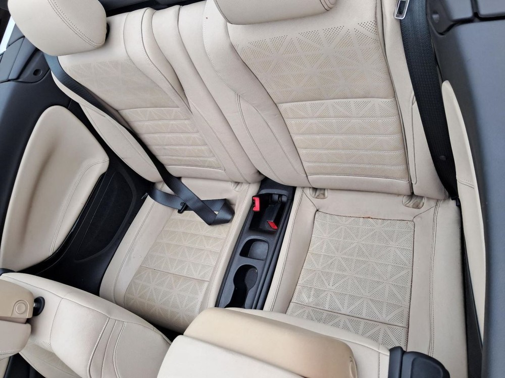 CASCADA 2017 Glove Box 4764160