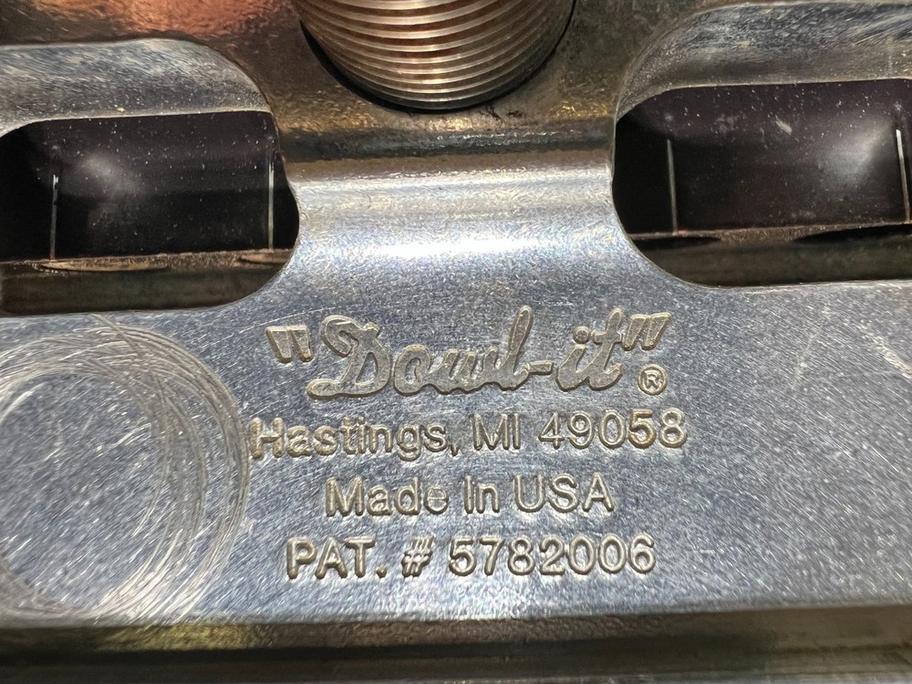 Dowl-It Model 2000 Self-Centering Dowel Drill Guide Doweling Jig + extras