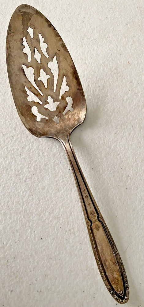 Isabella Silverplated slotted cake/pie server - 8.75"