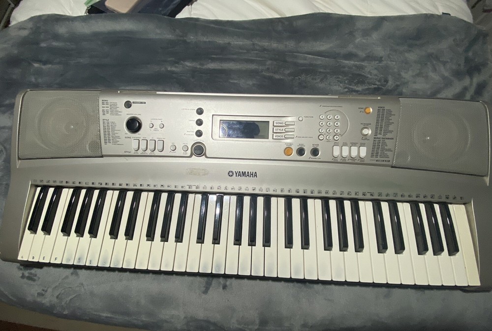 Yamaha PSR E-313 Keyboard