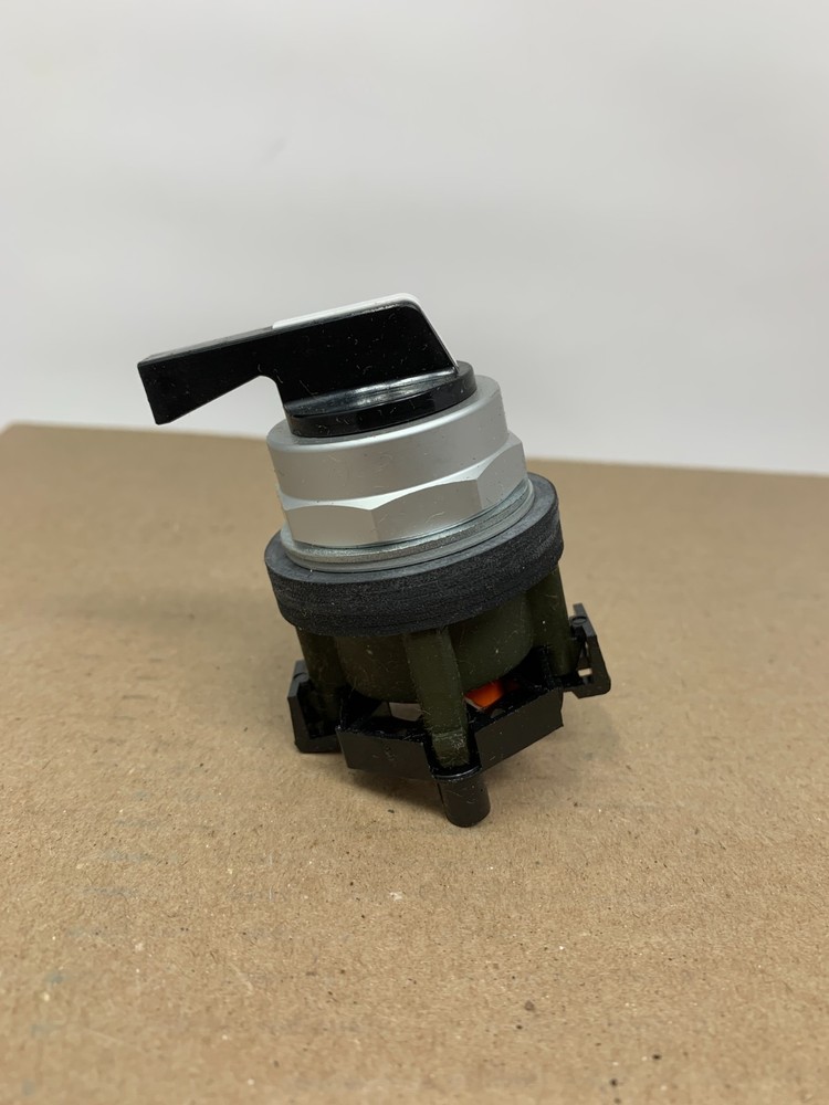 Eaton HT8JEH1D 3-Position Selector Switch