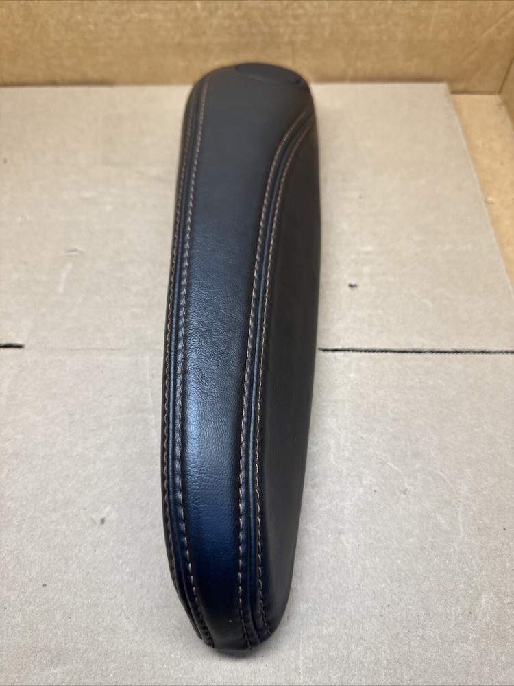 2017-2020 CHRYSLER PACIFICA FRONT RIGHT PASSENGER SIDE SEAT ARM REST ARMREST OEM