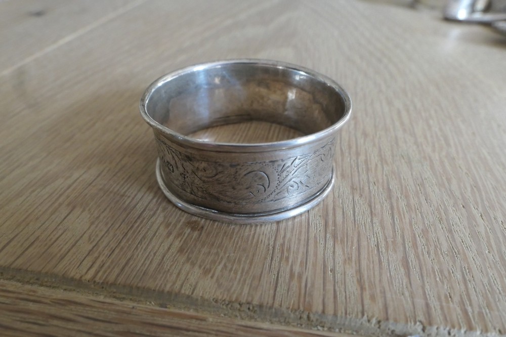 Swirls Silver Napkin ring