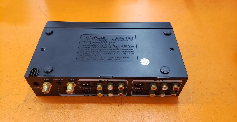 ⭐️⭐️⭐️⭐️⭐️ RadioShack 4 Way RF Modulator 15-1215 NO Power Adapter