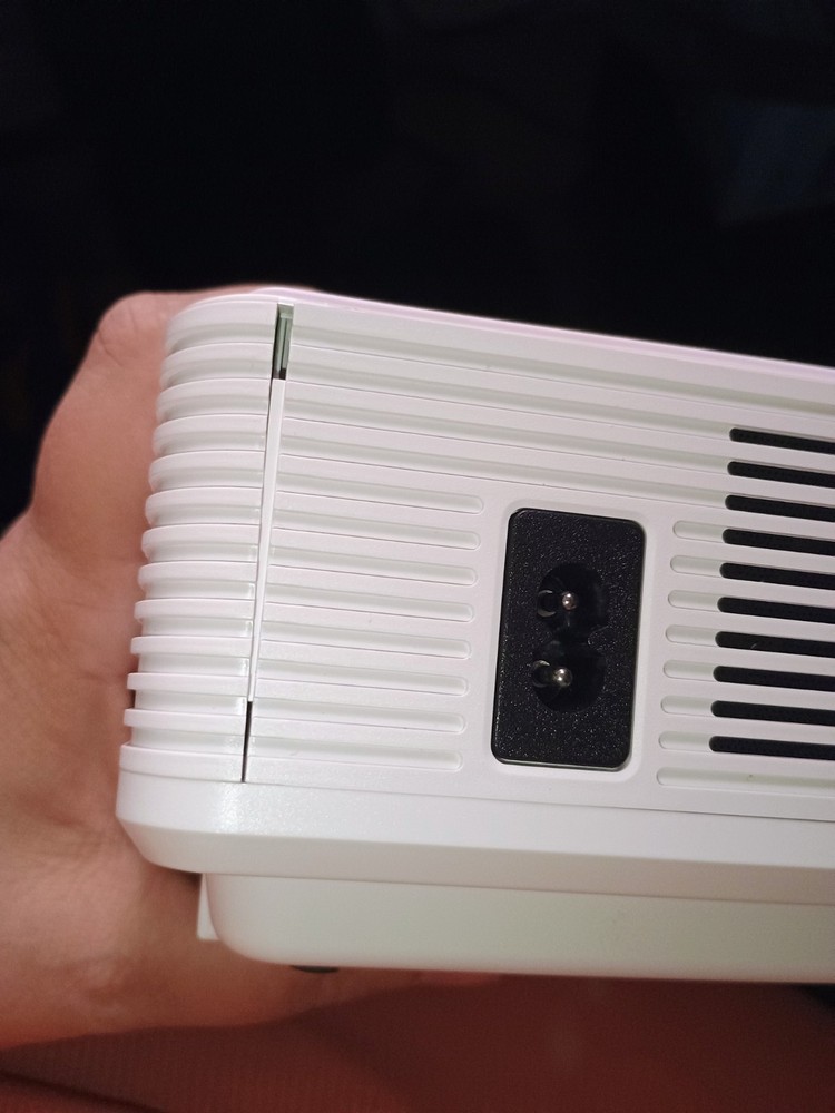 MVV Mini Projector 200 ANSI Lumens MV-08