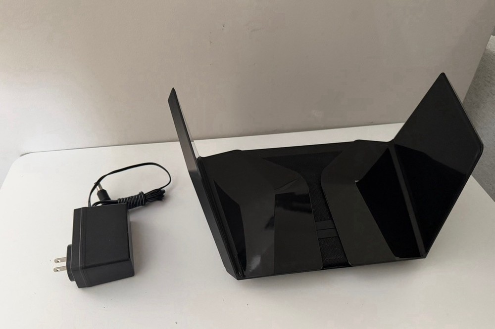 Wireless Router with the Power Adapter bundle