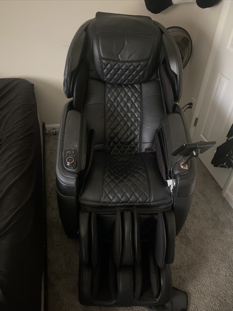 Cozzia Massage Chair