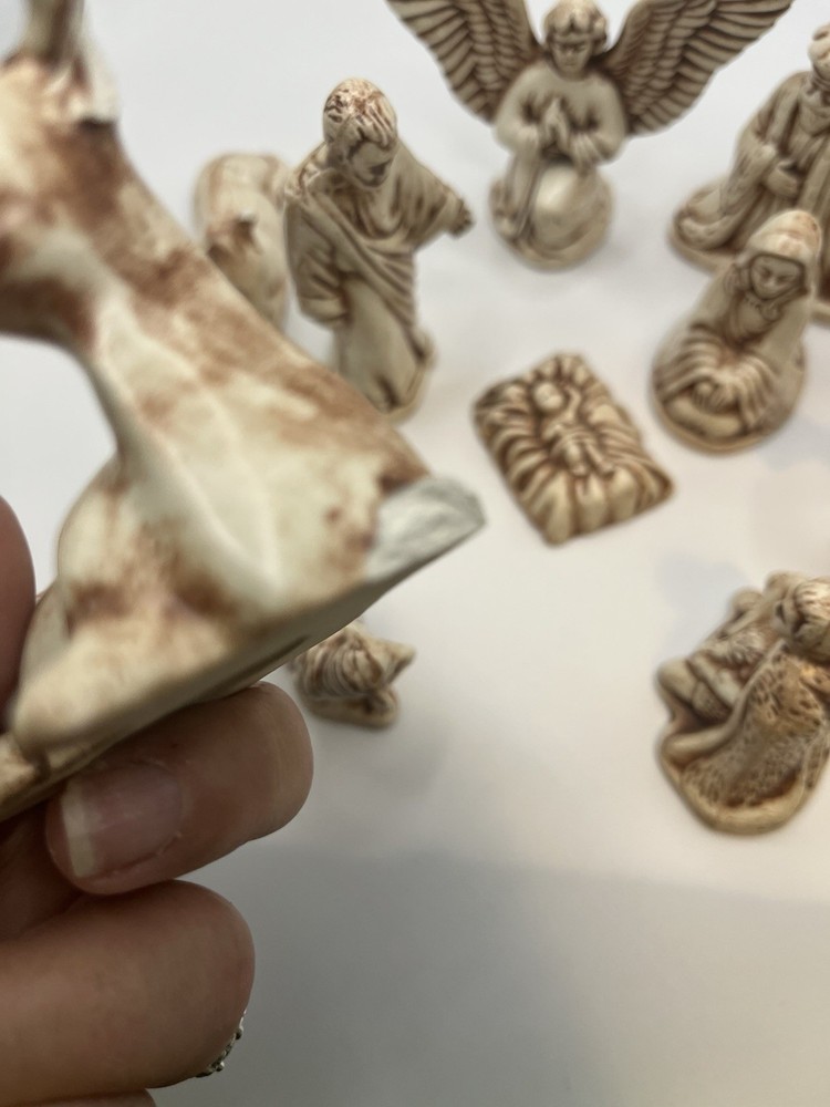 Nativity 11 Piece Set Ceramic 2”- 3.5”