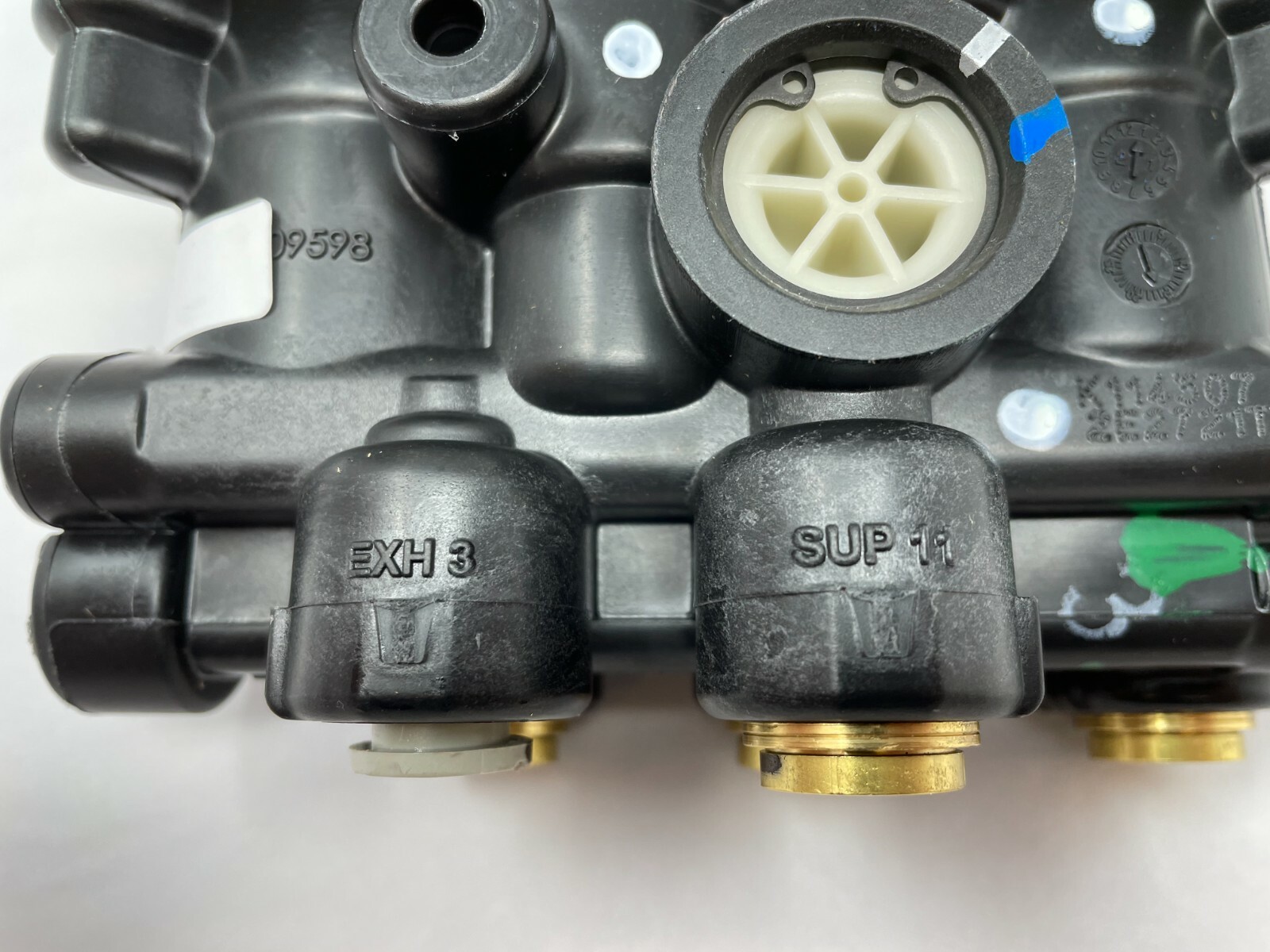 NEW OEM Genuine Bendix MV-3 Parking Air Brake Dash Control Valve PN# K120153
