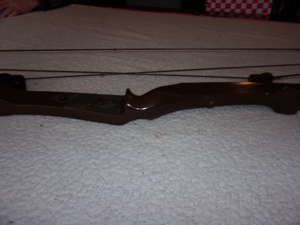 Bear Whitetail Hunter Compound Bow Later Model