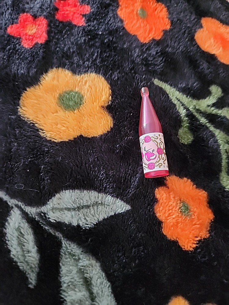 PRETTY TREASURES Wine Bottle 1995