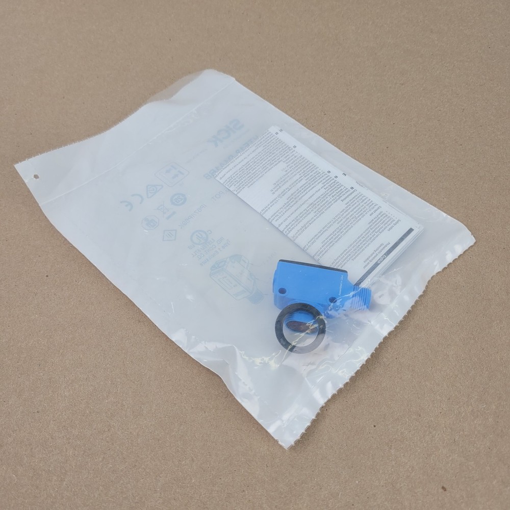 SICK HTE18-P4A1BB Diffuse Reflection Hybrid Photoelectric Sensor - NEW