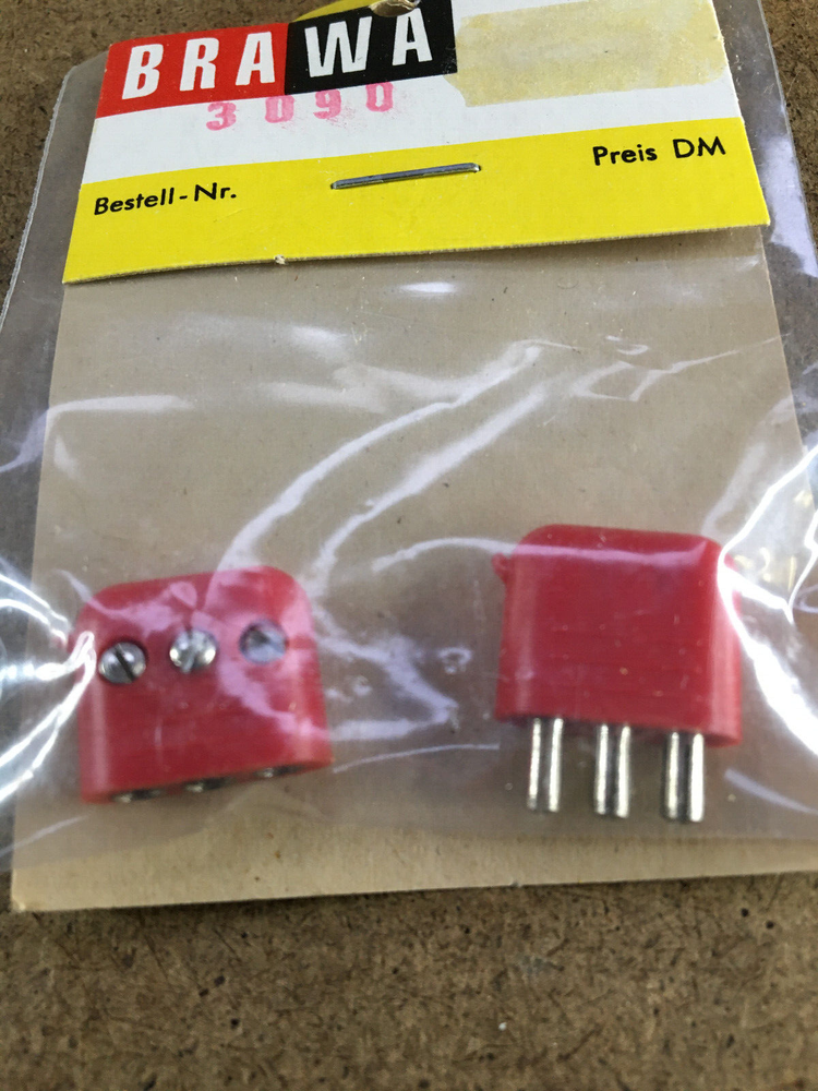 BRAWA 3090 Model Railroader Train Connector